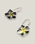 Pendientes gancho acero oro flor Plumeria gris claro amarilla