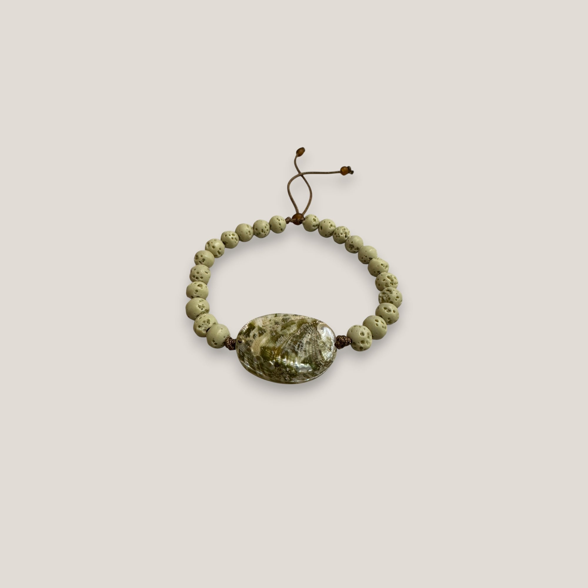 Pulsera doble avalón en verdes esponja coral verde olivina