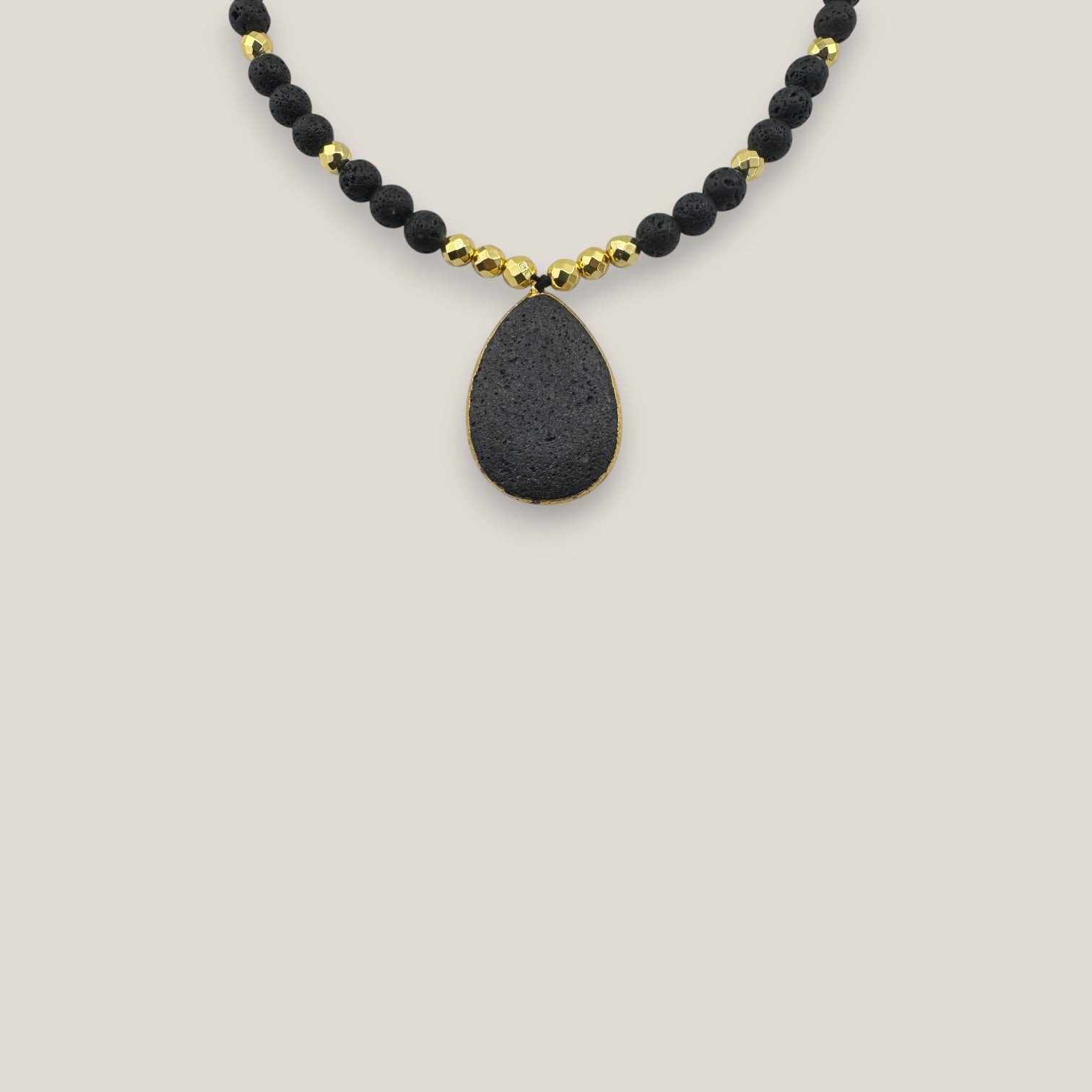Collar lágrima cuentas de lava negra hematita facetada oro