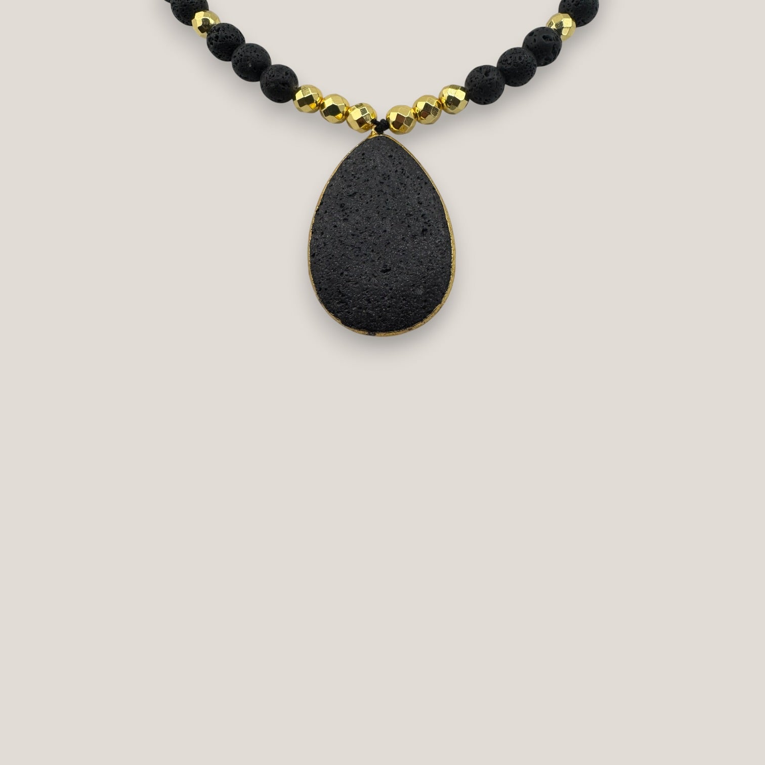 Collar lágrima cuentas de lava negra hematita facetada oro
