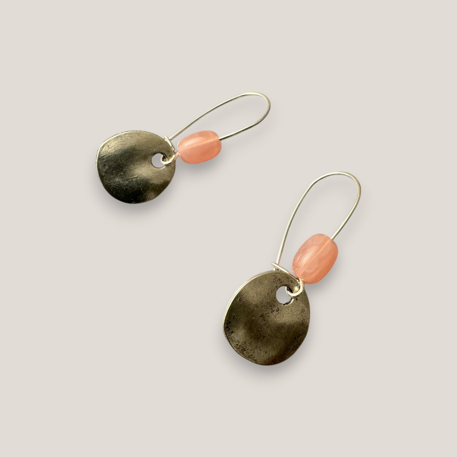 Pendientes gancho rosa claro turquesa medalla plata vieja