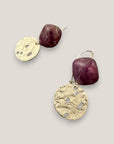 Pendientes gancho resina malva medalla agujereada plata mate