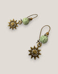 Pendientes gancho bola esponja coral verde claro rosa de los vientos bronce